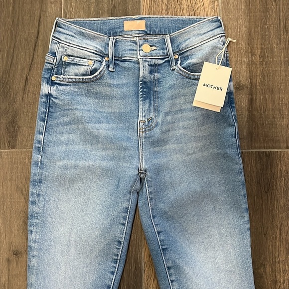 NWT MOTHER The Insider Crop Step Fray Jeans in Limited Edition Size 27 - Picture 5 of 12